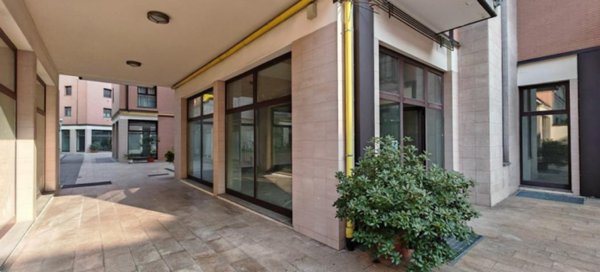 negozio in vendita a Milano