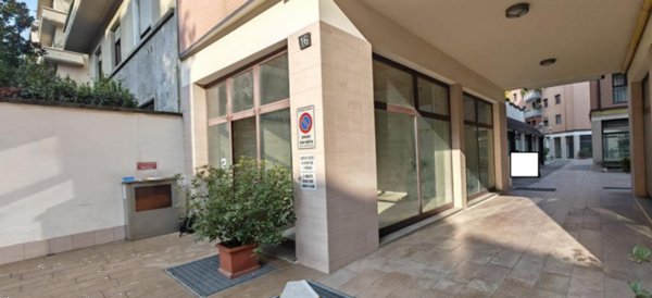 negozio in vendita a Milano