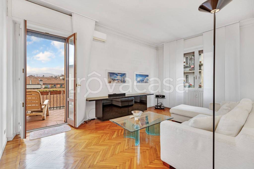 appartamento in vendita a Milano in zona Loreto