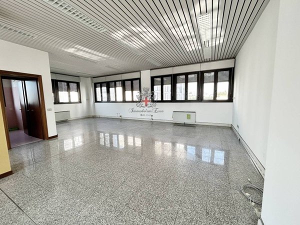 ufficio in vendita a Milano in zona Bovisa