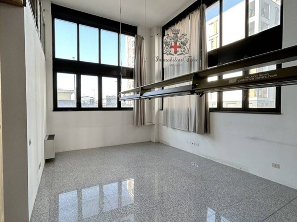 ufficio in vendita a Milano in zona Affori