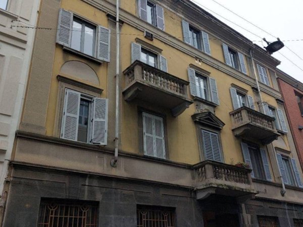 appartamento in vendita a Milano in zona Porta Vigentina