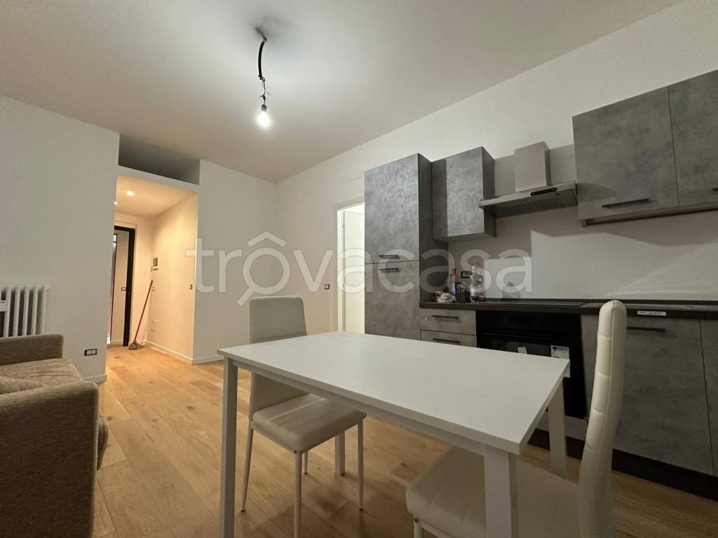 appartamento in vendita a Milano in zona Barona