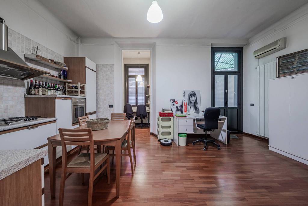 appartamento in vendita a Milano in zona Città Studi