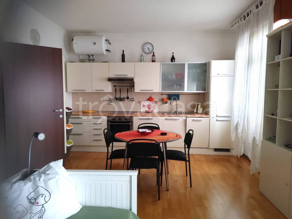 appartamento in vendita a Milano in zona Gratosoglio