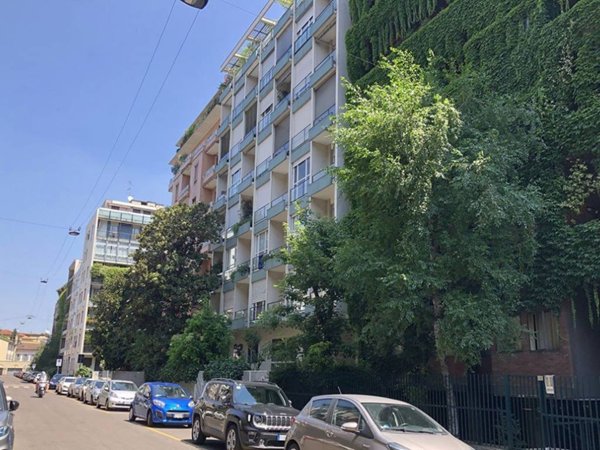 appartamento in vendita a Milano in zona Porta Vigentina