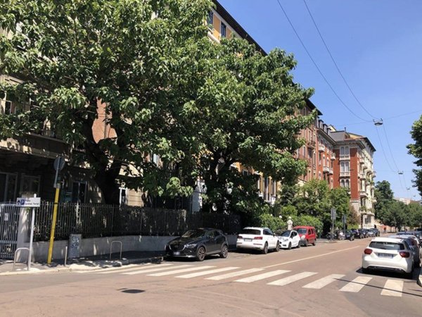 appartamento in vendita a Milano in zona Guastalla
