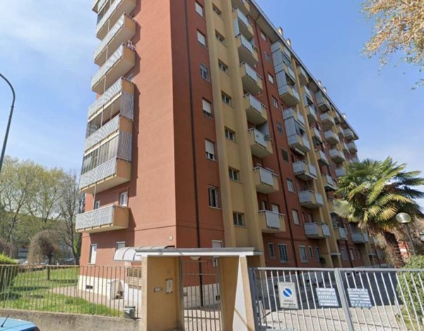 appartamento in vendita a Milano in zona Lorenteggio