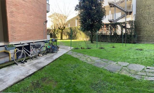 appartamento in vendita a Milano in zona Stadera