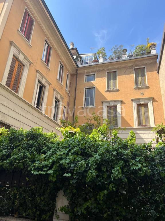 appartamento in vendita a Milano in zona Solari