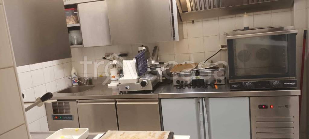 negozio in vendita a Milano in zona Conchetta