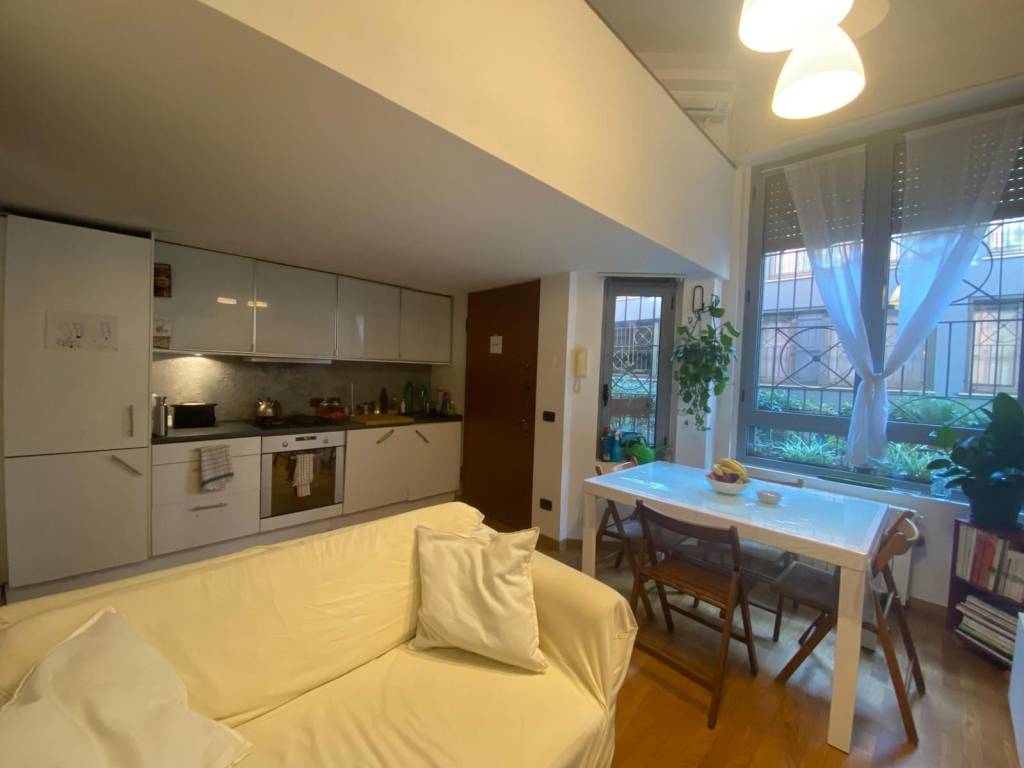 appartamento in vendita a Milano in zona Città Studi