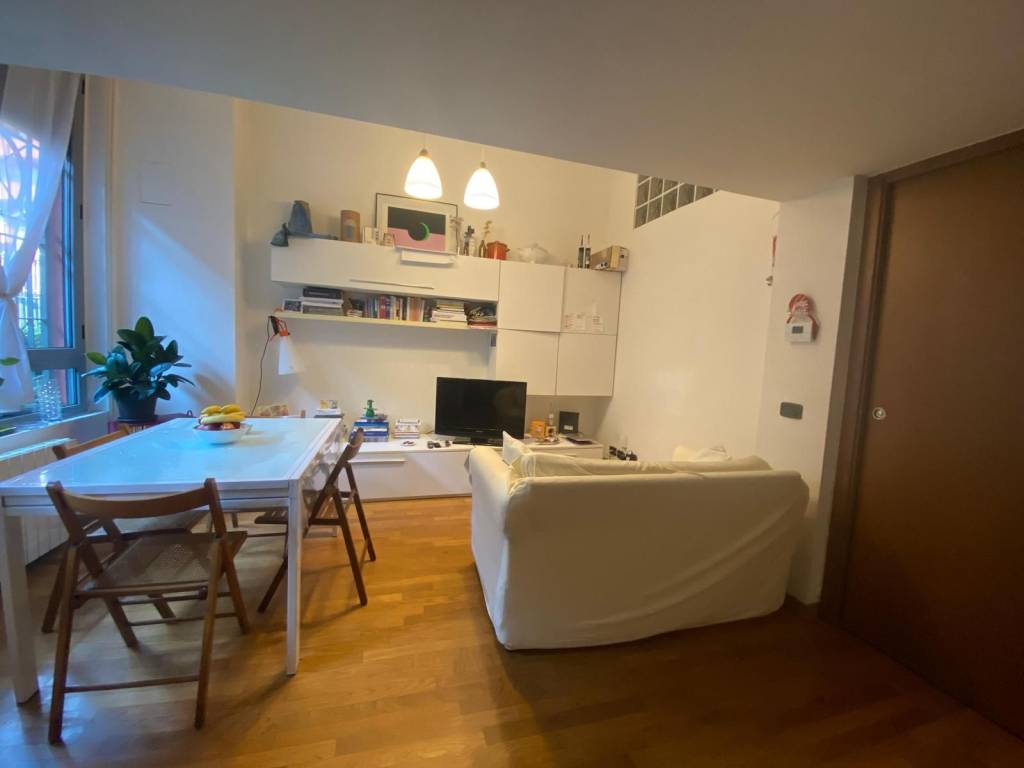 appartamento in vendita a Milano in zona Città Studi