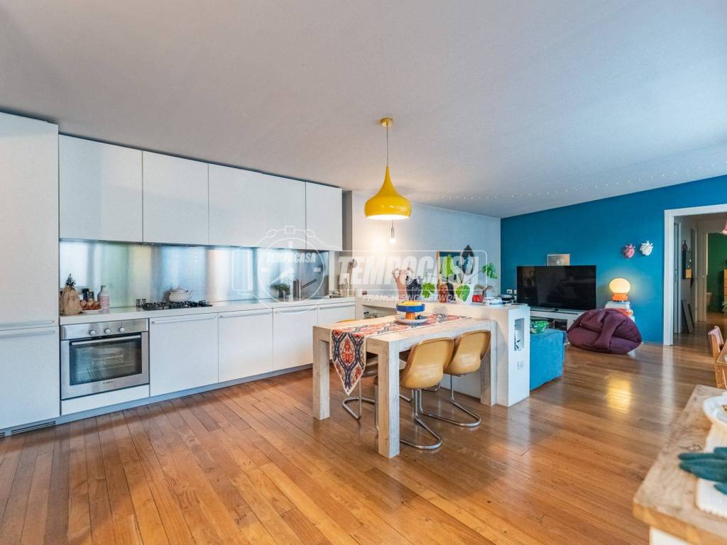 appartamento in vendita a Milano in zona Isola