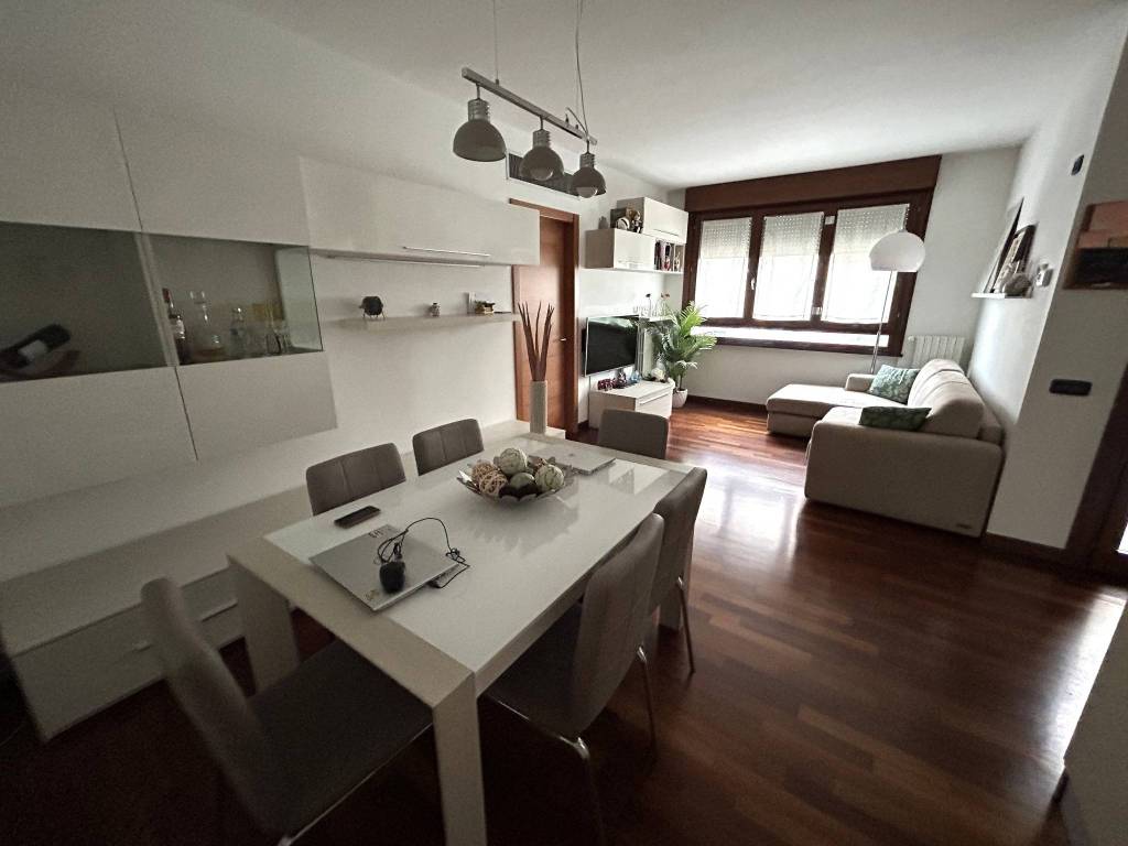 appartamento in vendita a Milano in zona Corvetto