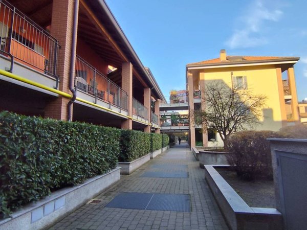 appartamento in vendita a Milano in zona Famagosta