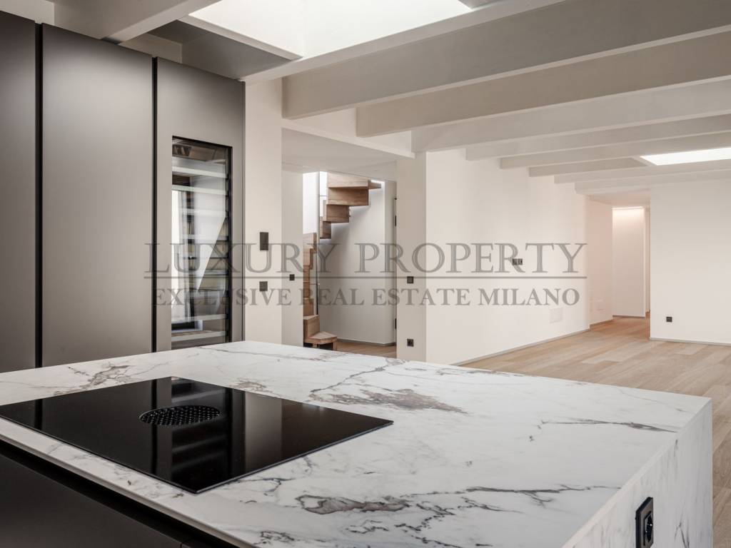 appartamento in vendita a Milano in zona Porta Nuova