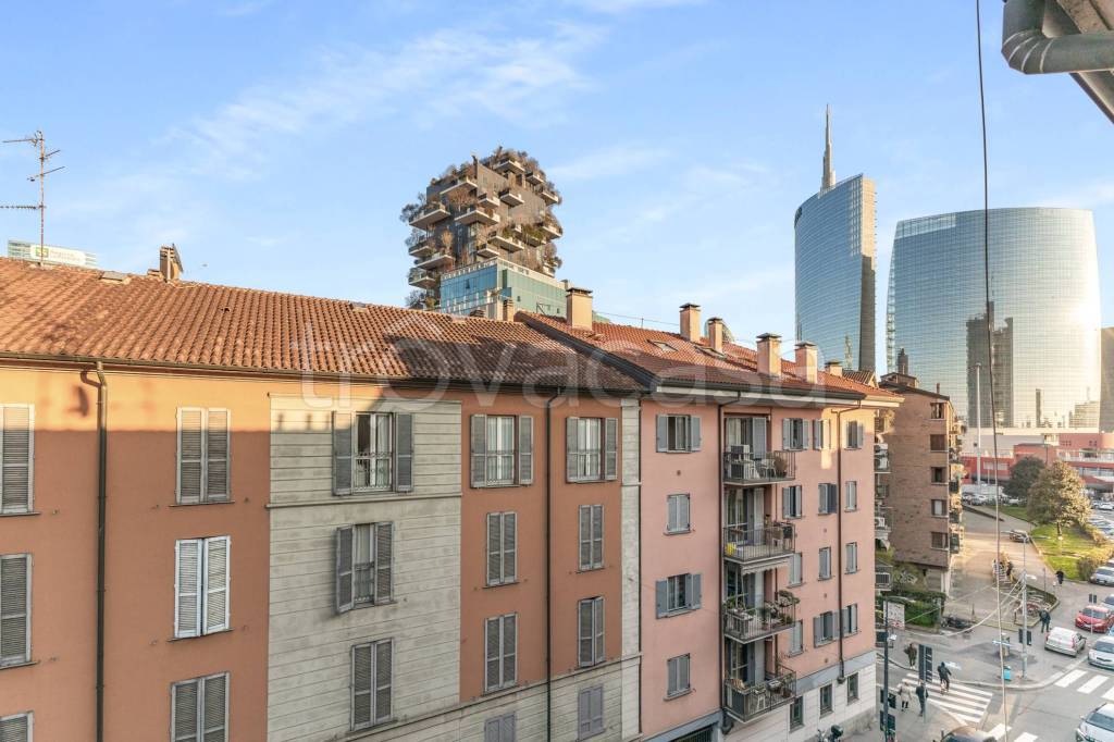 appartamento in vendita a Milano in zona Isola