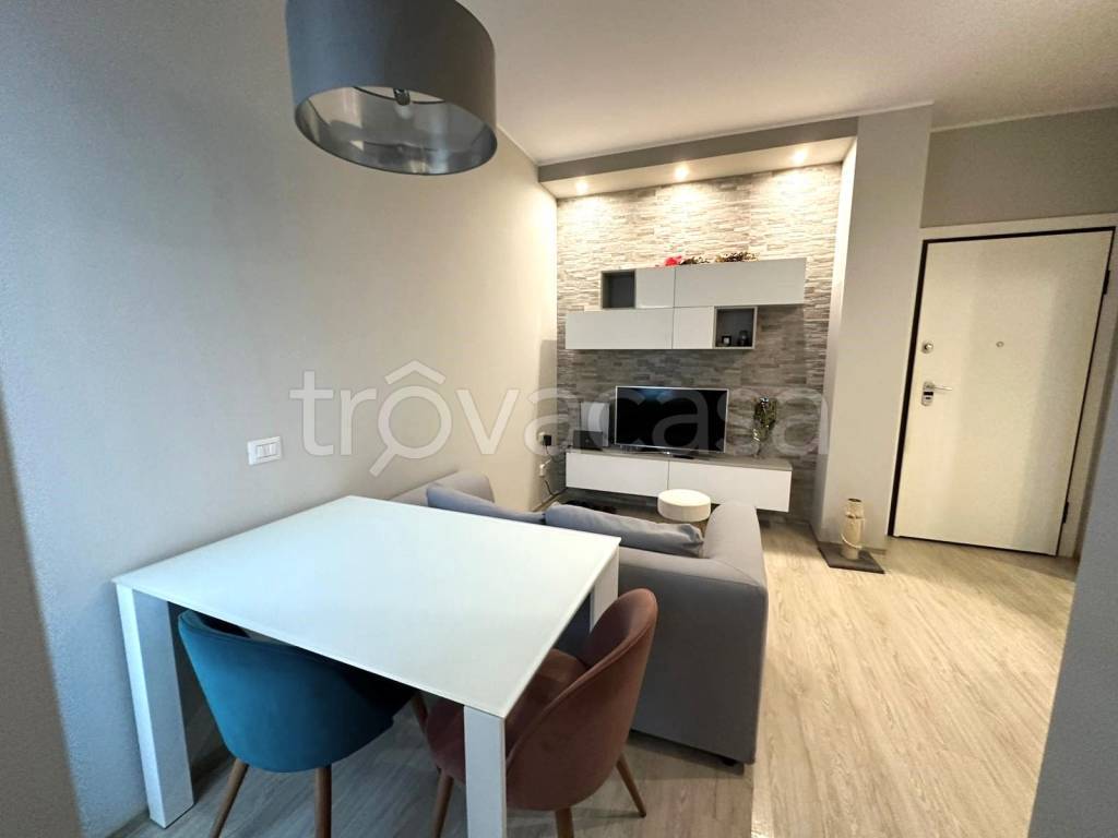 appartamento in vendita a Milano in zona Famagosta