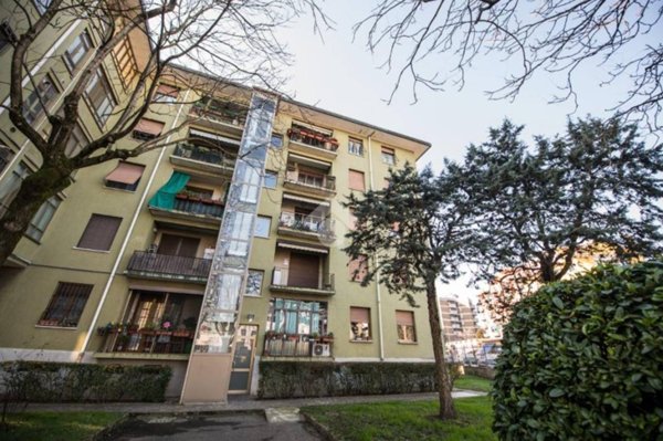 appartamento in vendita a Milano in zona Baggio