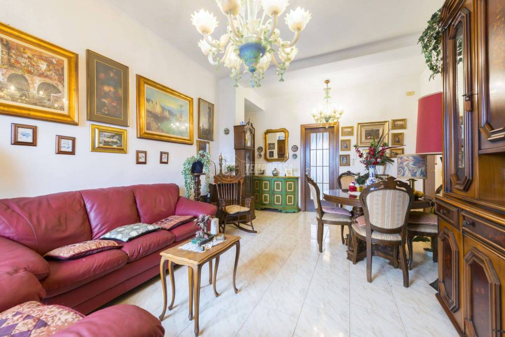 appartamento in vendita a Milano in zona Lorenteggio