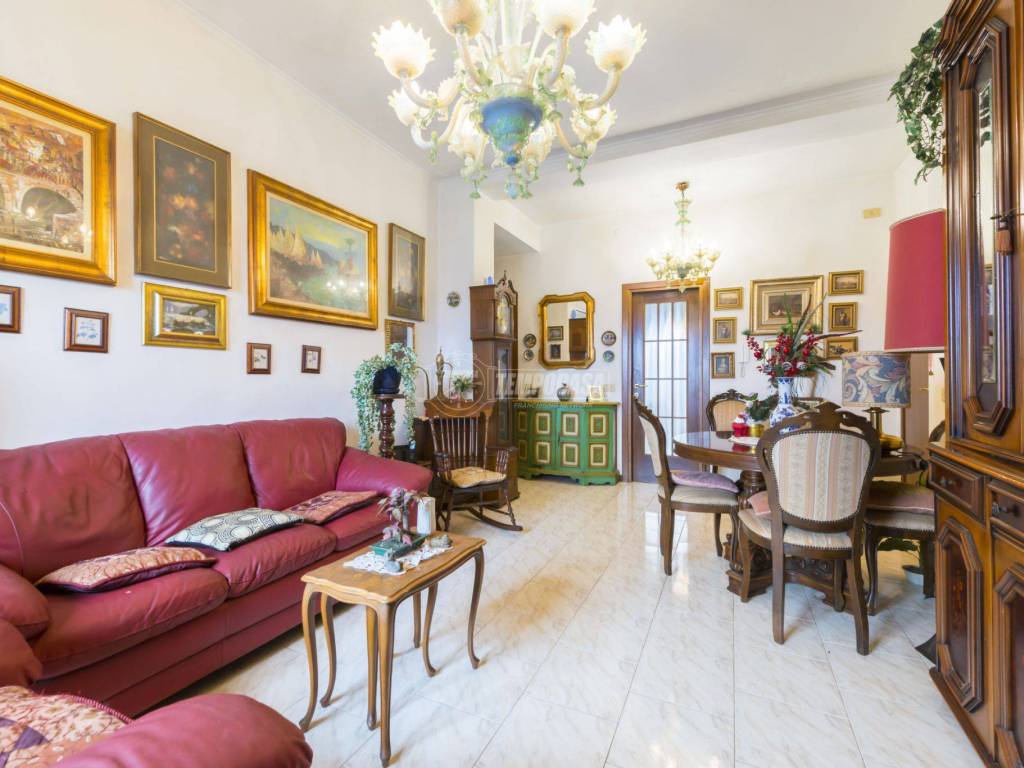 appartamento in vendita a Milano in zona Lorenteggio