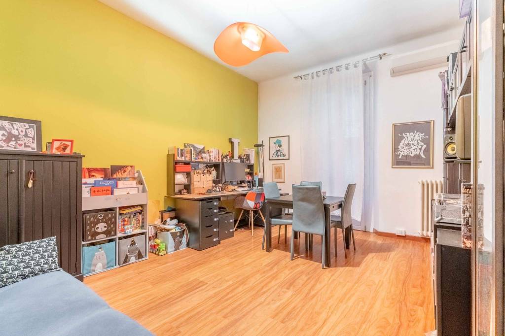 appartamento in vendita a Milano in zona Morivione
