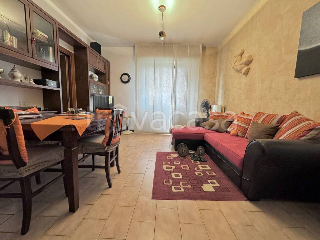 appartamento in vendita a Milano in zona Gratosoglio