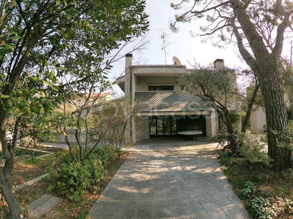 casa indipendente in vendita a Milano