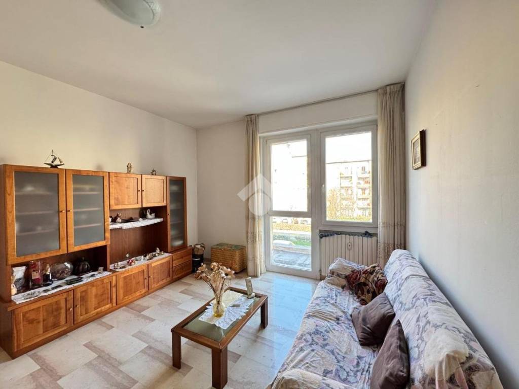 appartamento in vendita a Milano in zona Famagosta