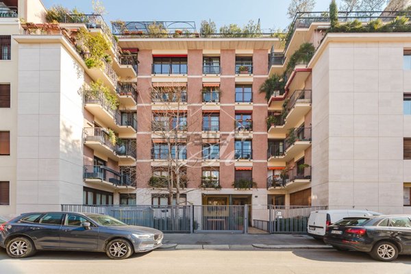 appartamento in vendita a Milano in zona Cinque Giornate