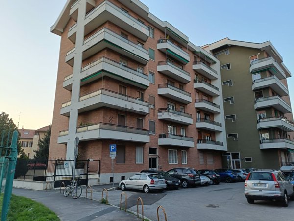 appartamento in vendita a Milano in zona Stadera