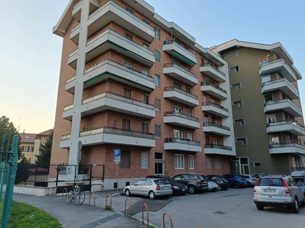 appartamento in vendita a Milano in zona Stadera
