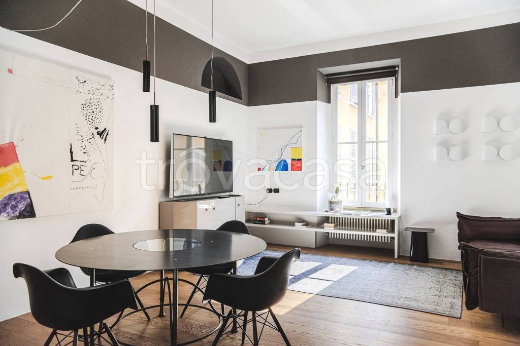 appartamento in vendita a Milano in zona Cadorna