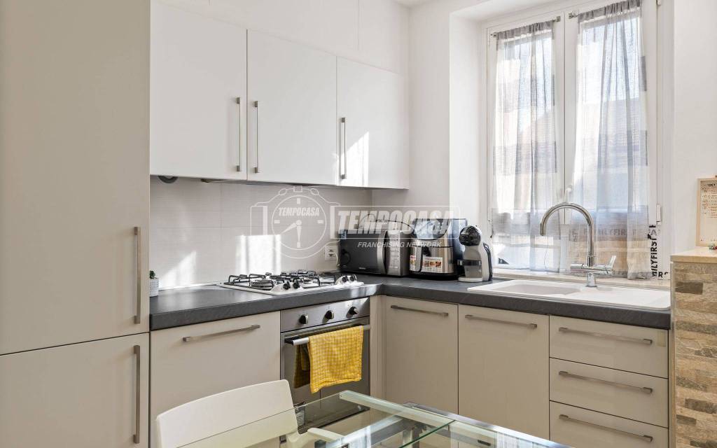 appartamento in vendita a Milano in zona Cinque Giornate