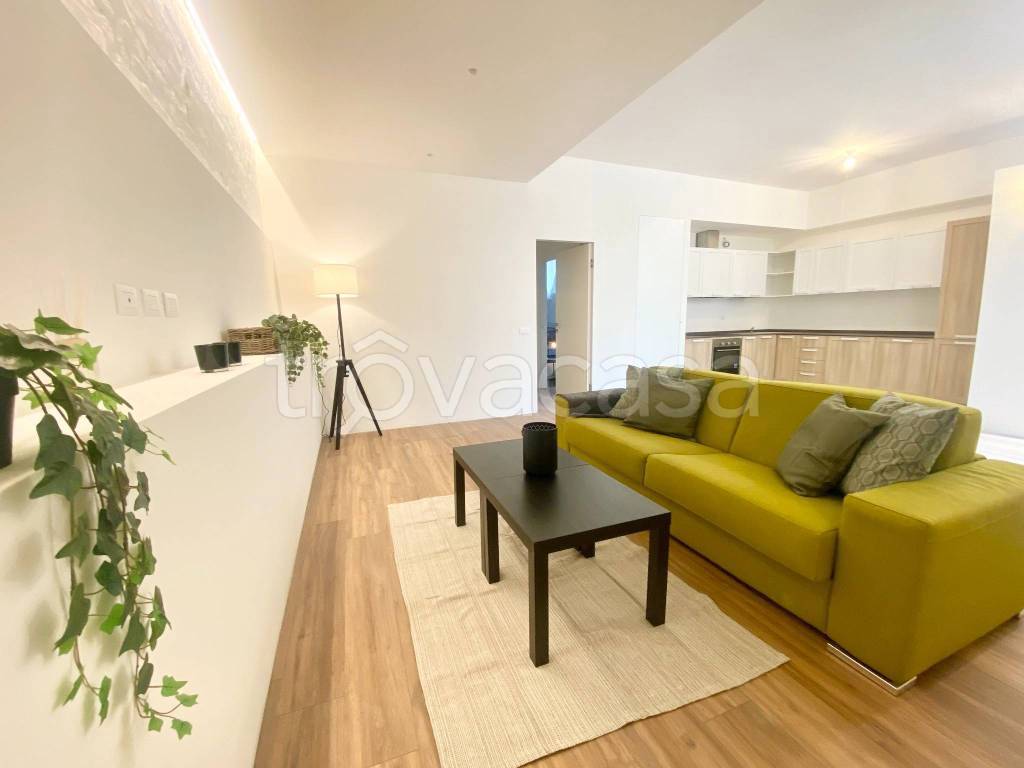 appartamento in vendita a Milano in zona Famagosta