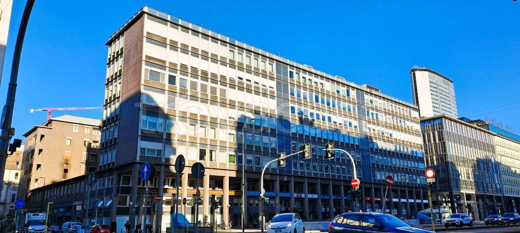 negozio in vendita a Milano in zona Centro Direzionale