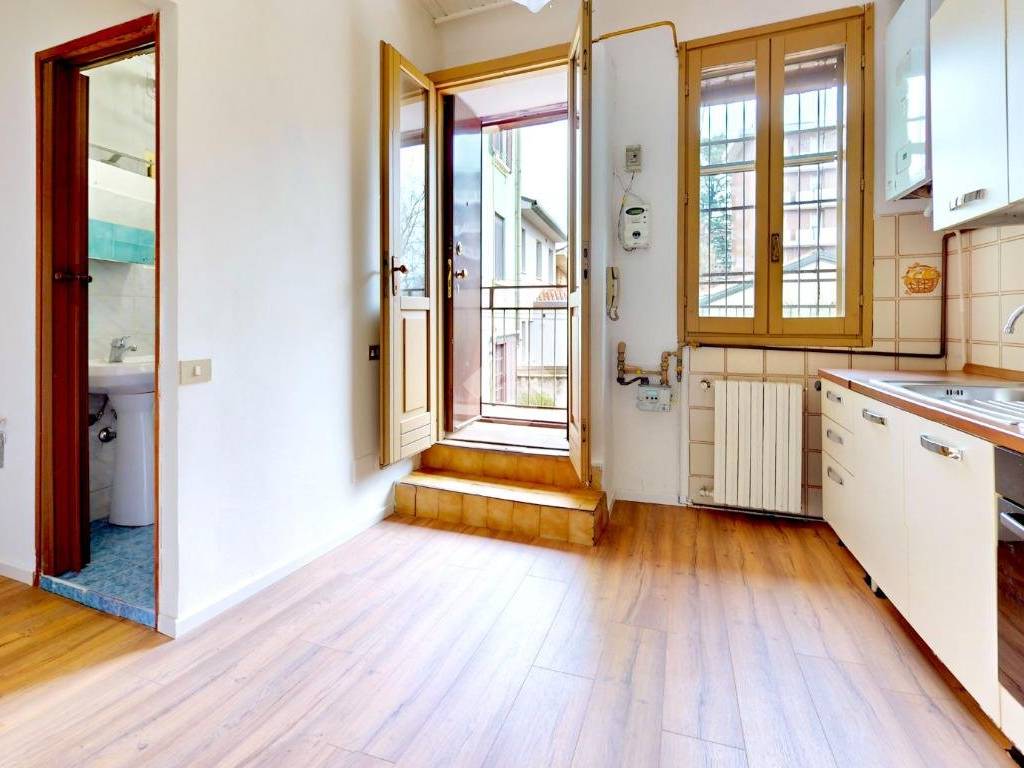 appartamento in vendita a Milano in zona Adriano