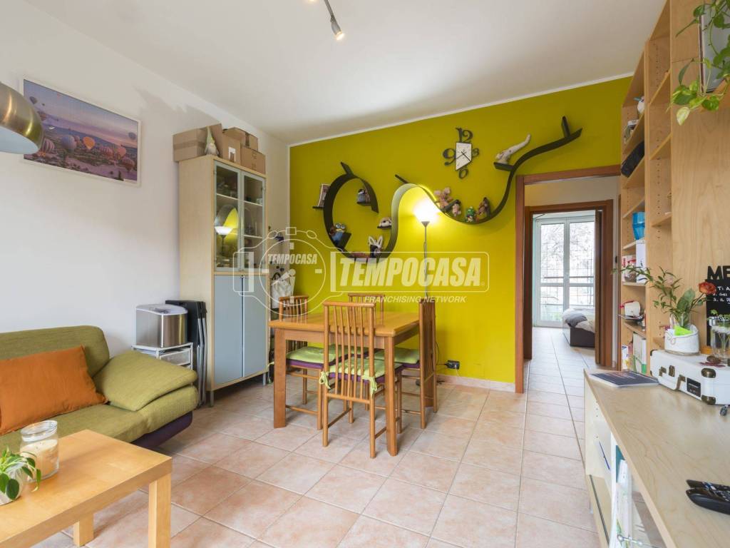 appartamento in vendita a Milano in zona Lorenteggio