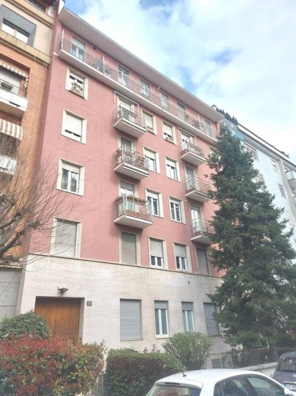 appartamento in vendita a Milano in zona XXII Marzo