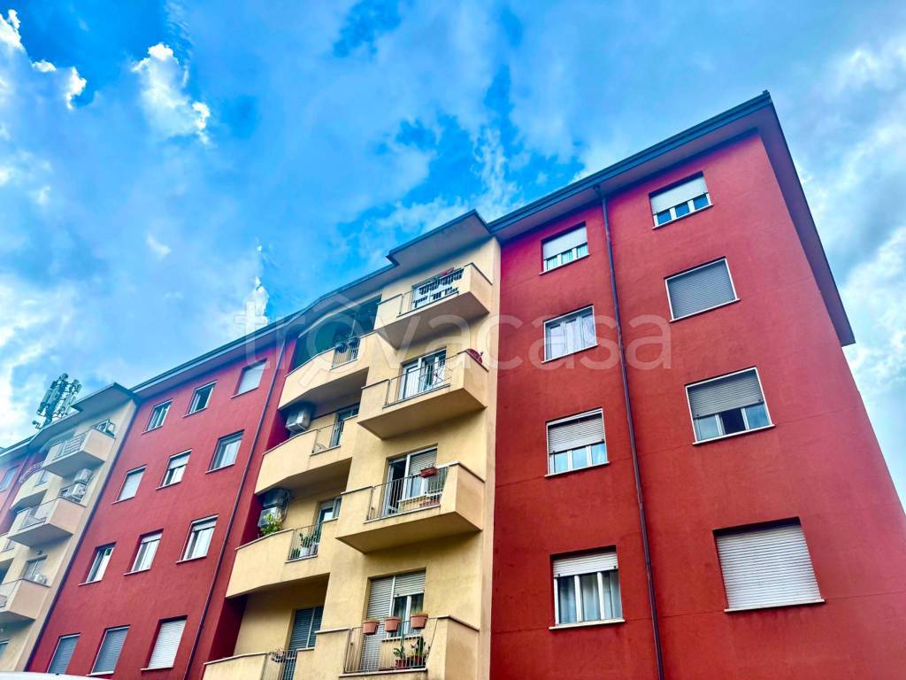 appartamento in vendita a Milano in zona Crescenzago