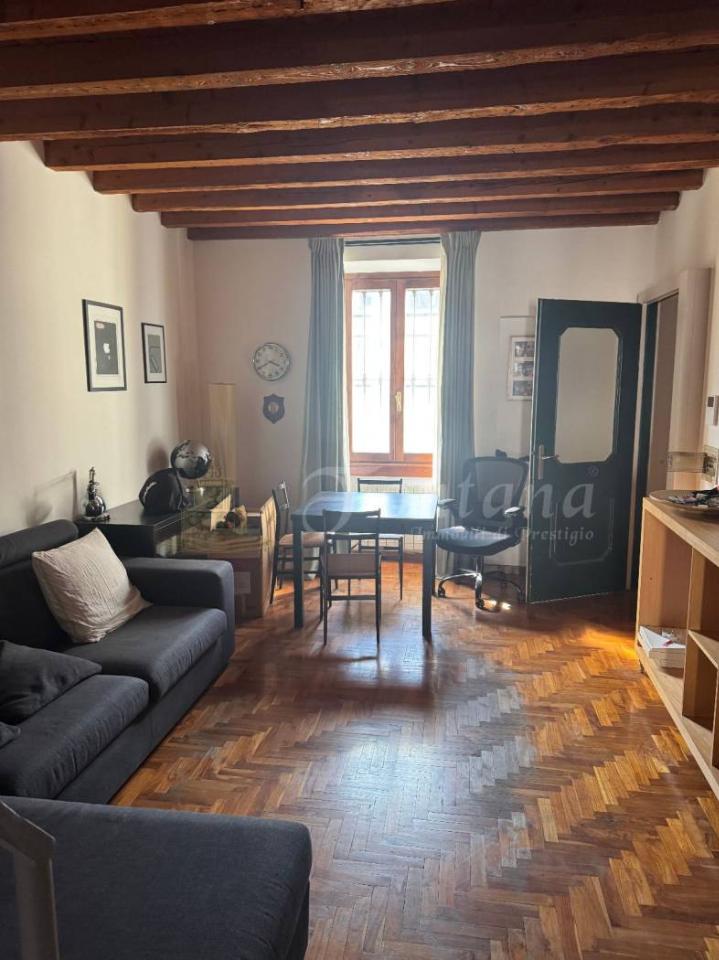 appartamento in vendita a Milano in zona Guastalla