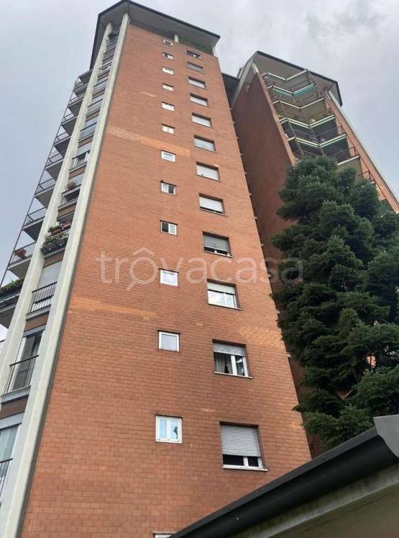 appartamento in vendita a Milano in zona Gallaratese