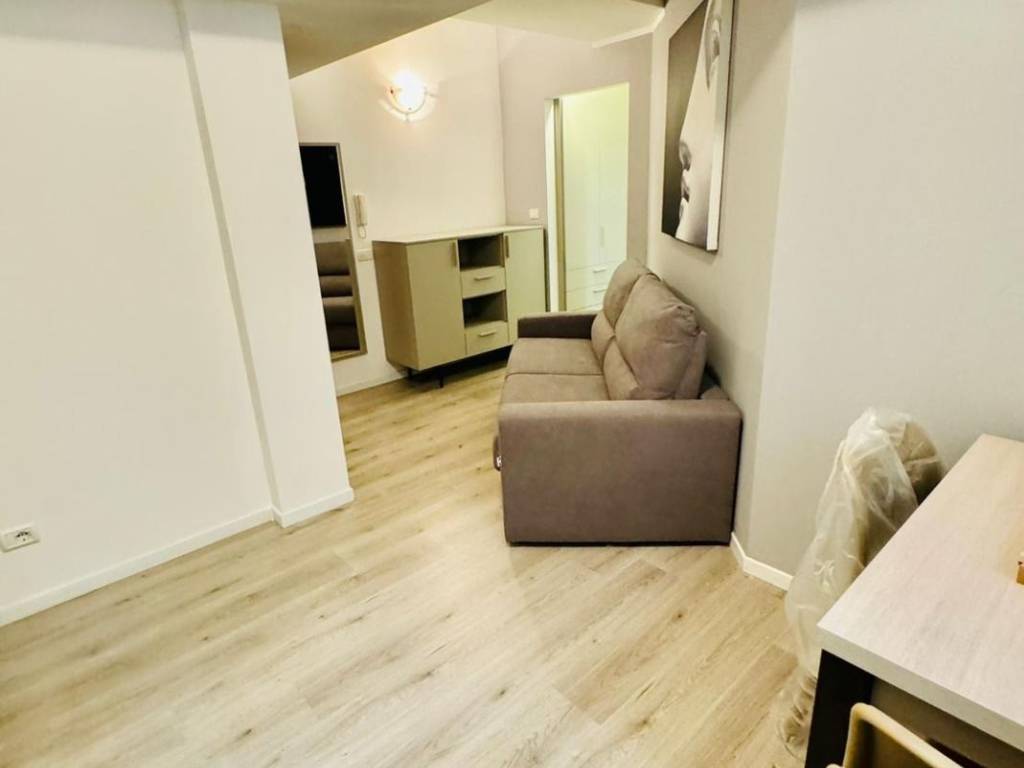 appartamento in vendita a Milano in zona Sant'Ambrogio