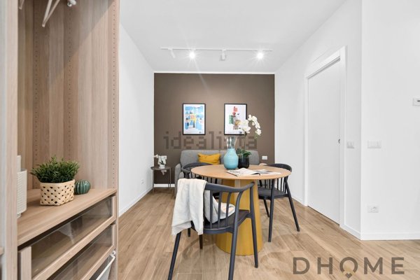 appartamento in vendita a Milano in zona Lorenteggio