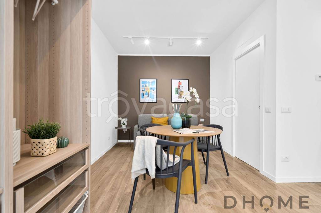 appartamento in vendita a Milano in zona Lorenteggio