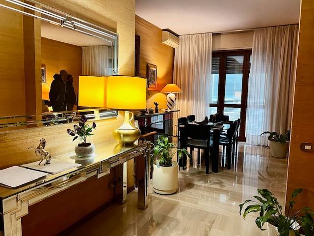 appartamento in vendita a Milano in zona Famagosta