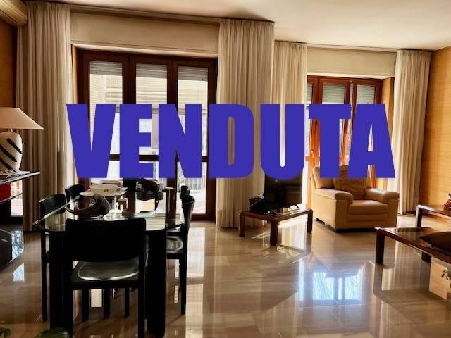 appartamento in vendita a Milano in zona Famagosta