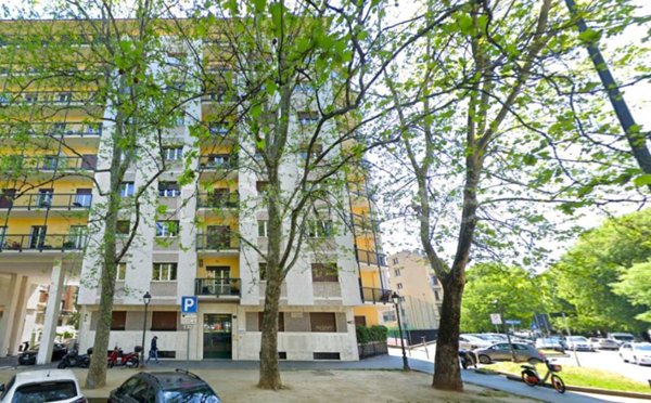 appartamento in vendita a Milano in zona Sempione