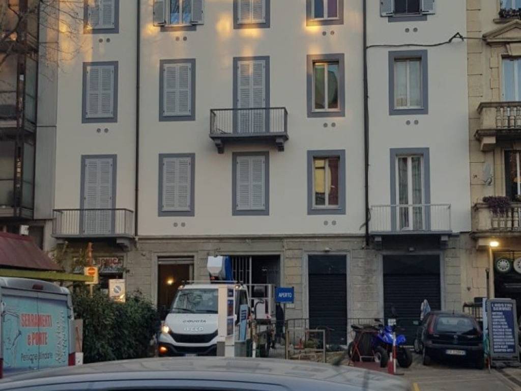 negozio in vendita a Milano in zona Vigentino